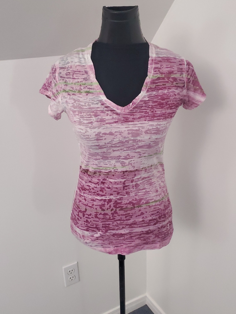 The North Face Pink Patterned Short Sleeve V-Neck Tee